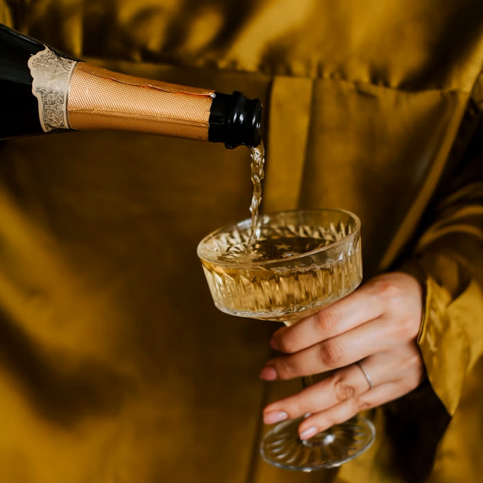 Glass-of-moet