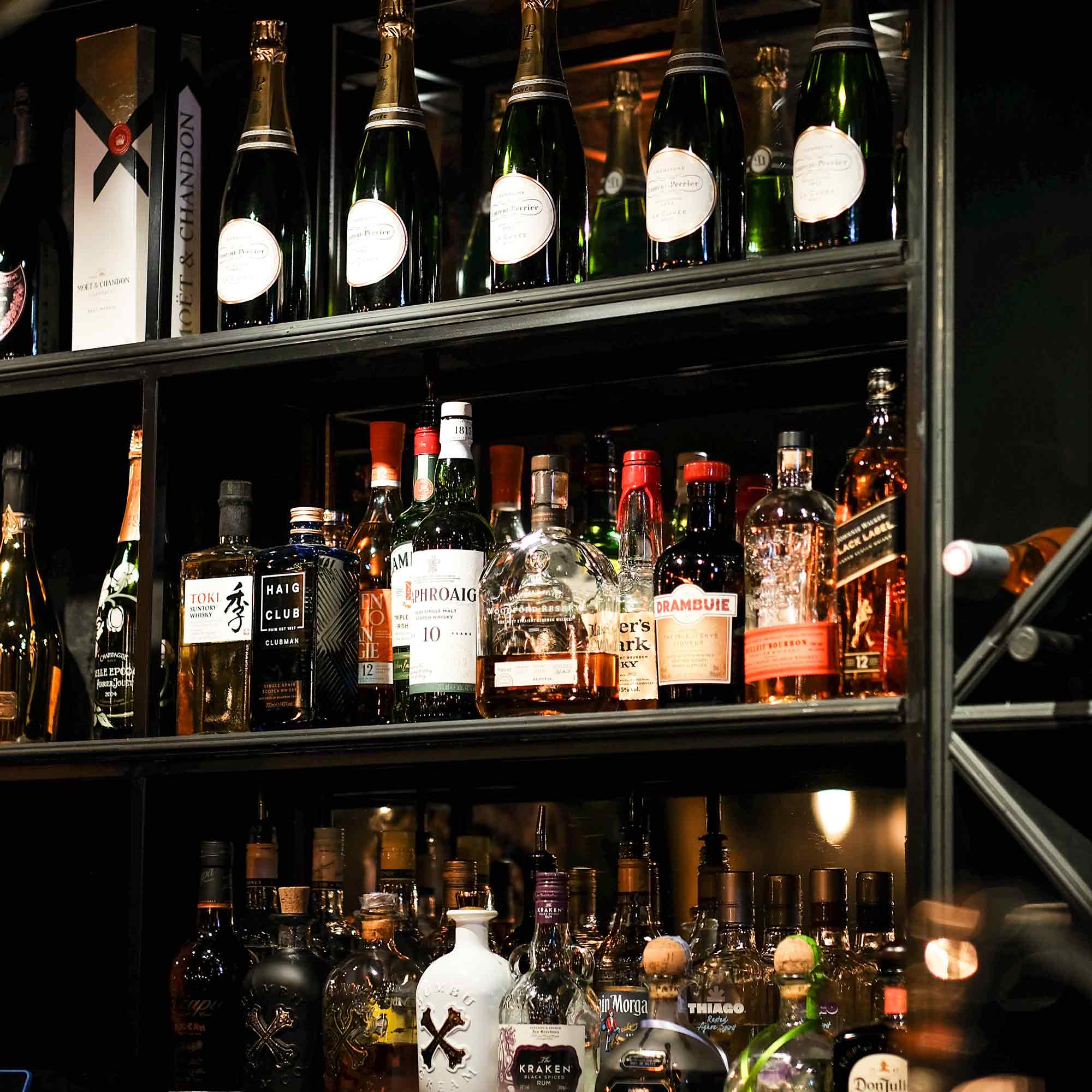 Alderly-edge-bar-drinks